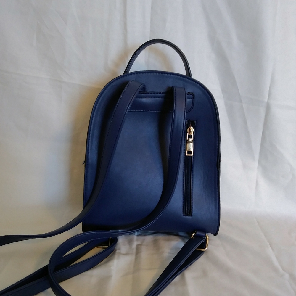 Small Backpack - Picture 2 of 4